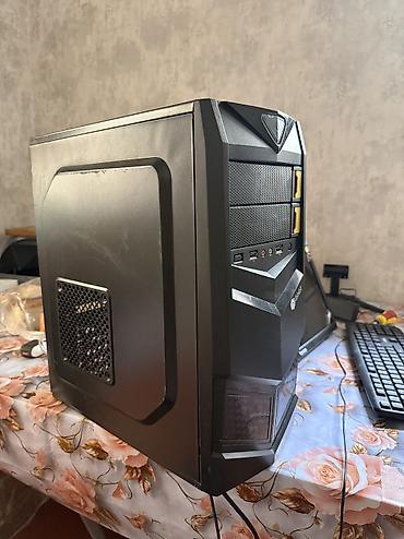 Masaüstü kompüterlər və iş stansiyaları: Ustünda monitor Sıçan Klaviaturada verirem Tam işlakdir. * — 1