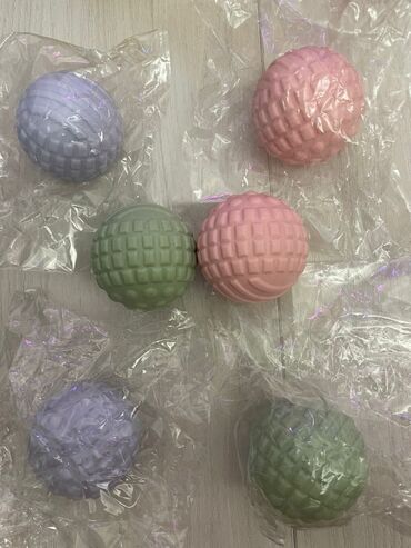 теннисный мяч: МФР Небольшие резиновые йога-шарики с шипами в приятных цветах
