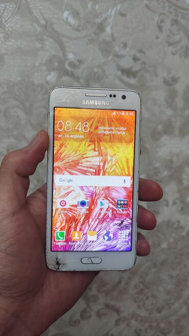 Samsung Galaxy A3, Б/у, 16 ГБ, цвет - Белый, 2 SIM