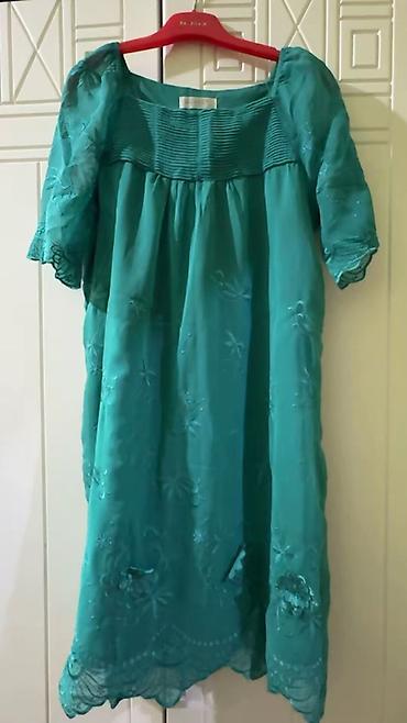 qisa don: Zümrüd-yaşıl rəngdə qadın paltarı - Stil: A-kəsim, romantik/bohem — 1