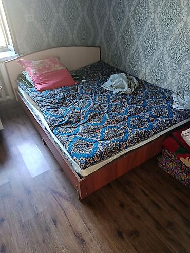 полки токмок: Спальный гарнитур в классическом стиле, цвет — сочетание тёплого ореха — 3