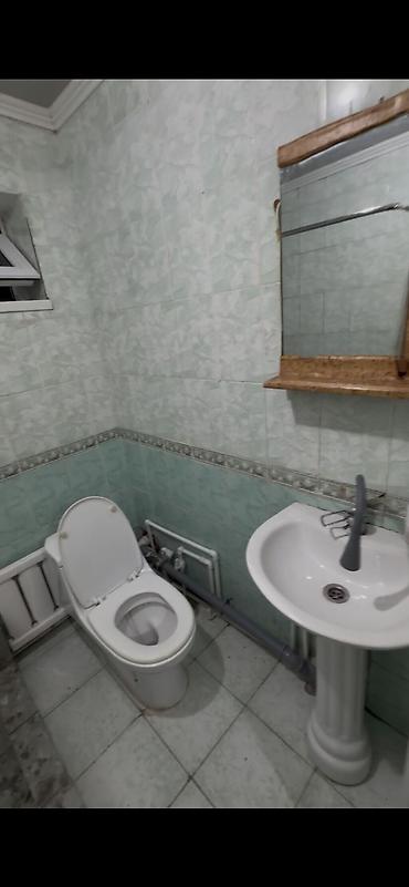 кызыл кыя дом: 40 м², 3 комнаты, 3 мкр, Без животных — 10