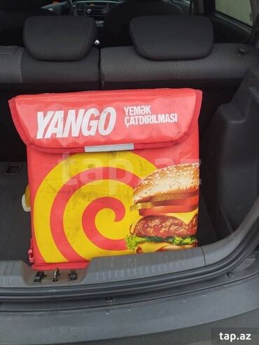 Kuryer çantaları: Yango termoçantası və Yango futbolka (qısa qol köynək) satılır