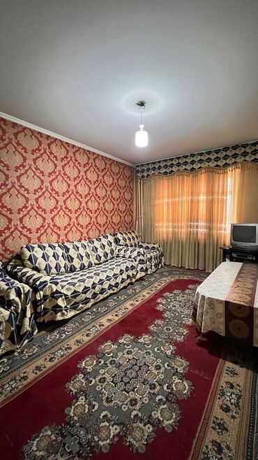 1 комнатная квартира чолпон ата: 3 комнаты, 61 м², 105 серия, 1 этаж, Старый ремонт