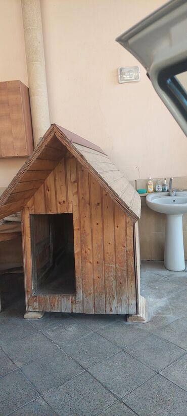 it zəncir: Ağacdan hazırlanmış it evi - Material: tamamilə taxta panellər