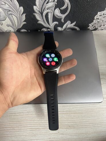 Galaxy Watch: Samsung Galaxy watch (original)
Память 4 гб