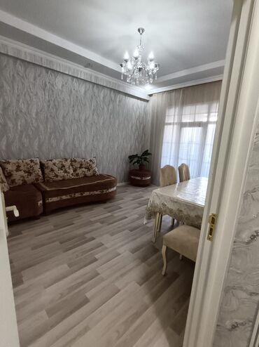 студия квартира: 3 комнаты, Новостройка, 80 м²
