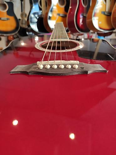 rock gitara: Elektro akustik gitara Rivertone Number of strings: 6 Top: Spruce — 2