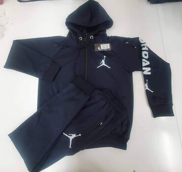 Trenerke: Veličine M L XL 2XL 
Cena 3600 din — 5
