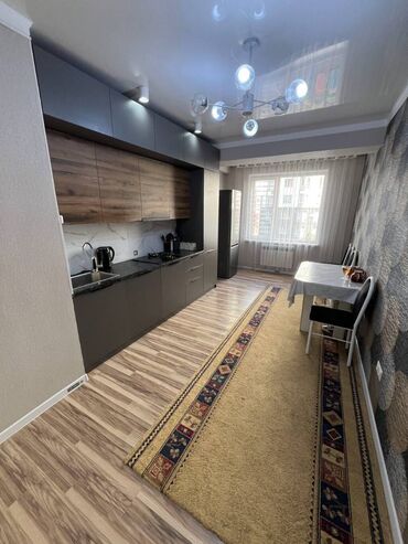 продаю дом квартиру: 2 бөлмө, 71 кв. м, Элитка, 3 кабат, Дизайнердик ремонт