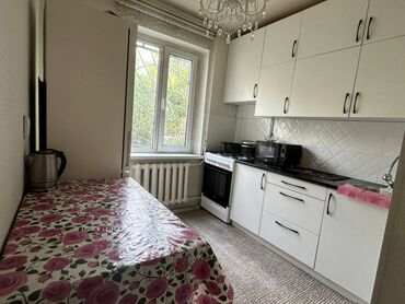 снять квартиру в токмаке запорожская область: 2 бөлмө, 50 кв. м, 105-серия, 1 кабат, Евроремонт