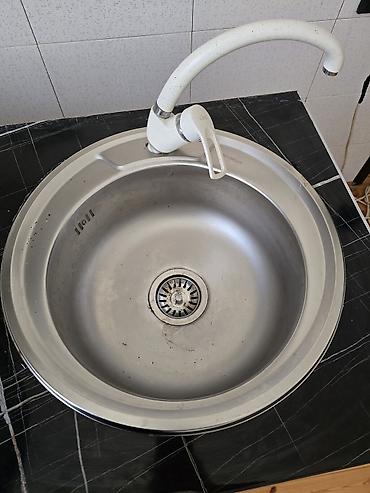тумба для мойки: Mətbəx mebel dəsti və lavabo - Rəng: qara korpus, ağ daxili hissə; — 4