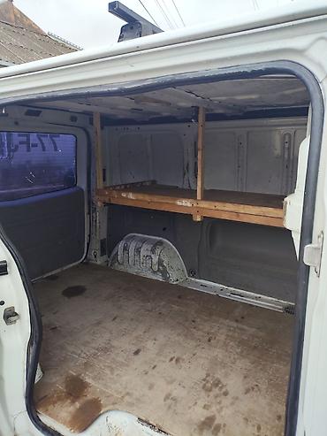 maşın qapıları: Renault Trafic yük mikroavtobusu - Korpus: ağ, sürgülü yan qapı və — 1