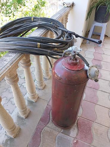 qaz klapanı: Sənaye qaz kəsici komplekti Tərkib: - Metal balon (qaz üçün), üst — 4