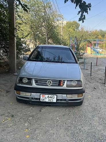 Volkswagen: Volkswagen Vento: 1993 г., 1.8 л, Кол менен иштөөчү, Бензин, Седан — 4