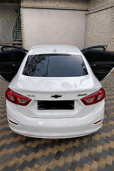 Chevrolet: Chevrolet Cruze: 1.4 l | 2017 il 187000 km Sedan — 2