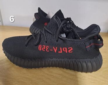 karl lagerfeld patike velicina: Yeezy boost CENA 3650DIN✅️ GAZISTA 37(23,5); 38( 24,5);