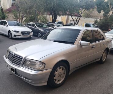 Mercedes-Benz: Mercedes-Benz C-Class: 1.8 l | 1993 il Sedan — 3