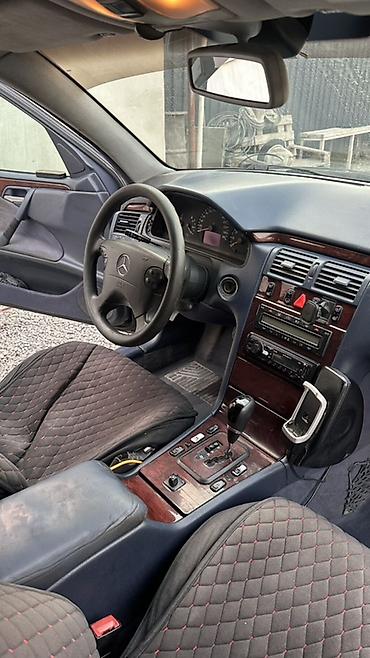 x5 g05: Mercedes-Benz E-Class: 2003 г., 2.6 л, Автомат, Бензин, Универсал — 5