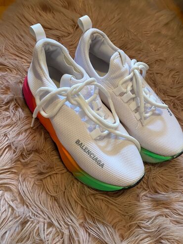 Sneakers & Athletic shoes: Balenciaga, 36, color - Beige