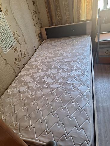 bunk bed: Односпальная кровать, Б/у, С матрасом, длина - 200 см — 1