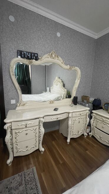 двухспальный кравать: Двуспальная кровать, Б/у, С матрасом, длина - 220 см