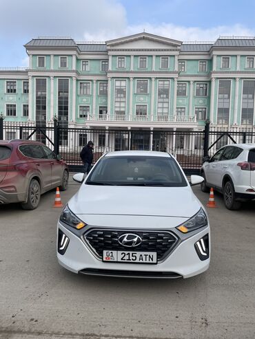 Hyundai: Hyundai Ioniq: 2019 г., 1.6 л, Робот, Гибрид, Хэтчбэк