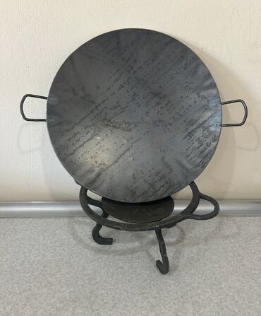Manqallar, qrillər, barbekyu: Saç ici satılır.Ayaqaltılığı və tavası var. Dəmirdir.Təzədir.Çeşıdlər — 6
