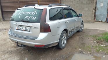 малибу машина цена: Автомобиль Volvo V50 серебристого цвета с кузовом универсал. На заднем