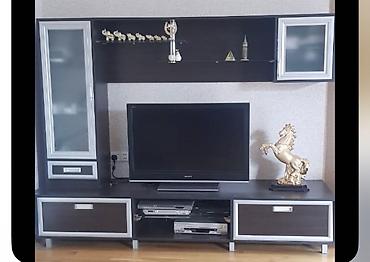 TV stendi və divar vitrinli dəst - Material: laminat/MDF kombinasiya