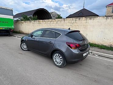 opel astra unversal: Avtomobil yaxşı vəziyyətdədir Mator karopka qranatlar hamsi yaxsidr — 1