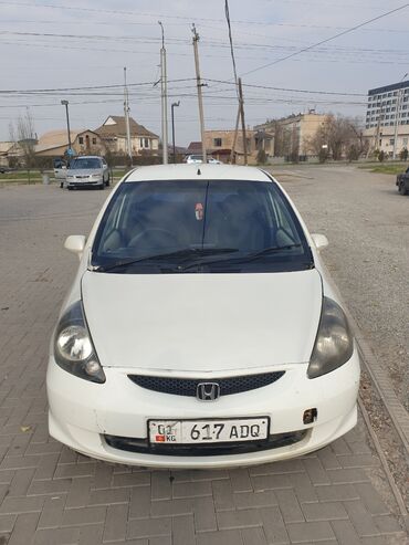 Транспорт: Honda Fit: 2002 г., 1.3 л, Вариатор, Бензин, Хэтчбэк