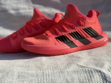 обувь женская большие размеры: Кроссовки, 37, Adidas, Новый, цвет - Розовый, Самовывоз, Платная доставка