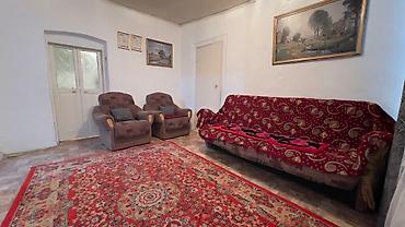 Продажа коттеджей и домов: Срочно продается дом в городе Бишкек по улице Кумарыкской 18площадью — 11