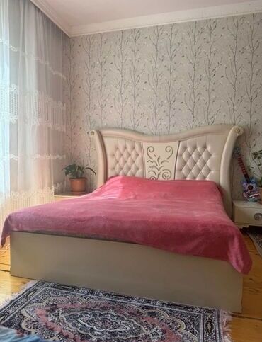 Кровати: Б/у, Двуспальная кровать, С подъемным механизмом, С матрасом, Без выдвижных ящиков, Малайзия