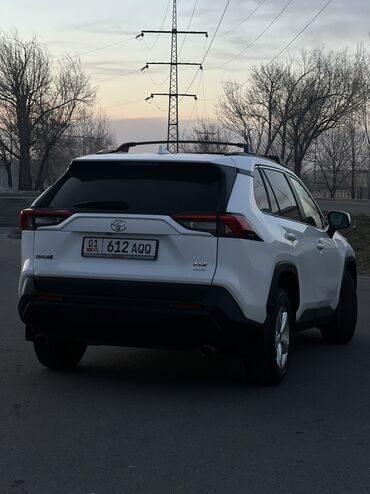 Toyota: Toyota RAV4: 2021 г., 2.5 л, Автомат, Бензин, Кроссовер — 4