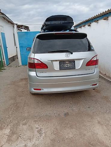 bid e2: Toyota Avensis Verso: 2004 г., 2.4 л, Механика, Бензин, Минивэн — 4