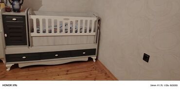 Beşiklər: Oğlan və qız üçün, Dördbucaq, Beşik, Dəstsiz, Matras ilə, Yellənmə mexanizmsiz — 8