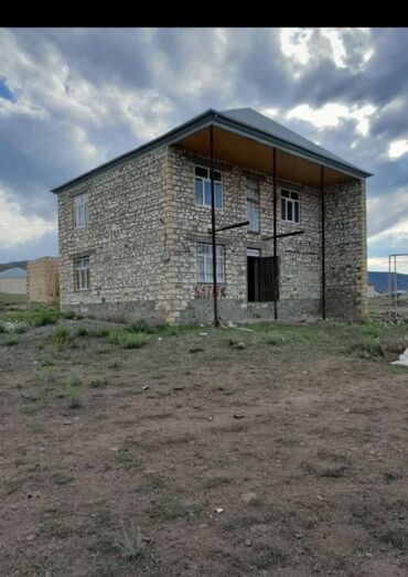 sabuncu rayonu sabuncu qesebesinde satilan evler: 6 otaqlı, 460 kv. m, Təmirsiz