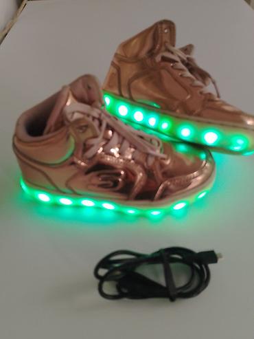 Patike: Svetleće patike – visoki model, metalik zlatno/rose-gold završna — 1