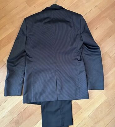 Koftalar, sviterlər: Geyimlər satılır.Çeşidlər var.Real alıcılar əlaqə saxlasın — 10