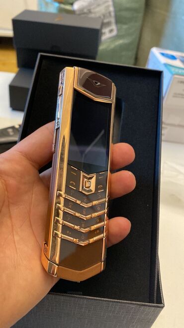 Vertu: Vertu Signature Touch, 8 GB, Zəmanət, Düyməli, Sənədlərlə