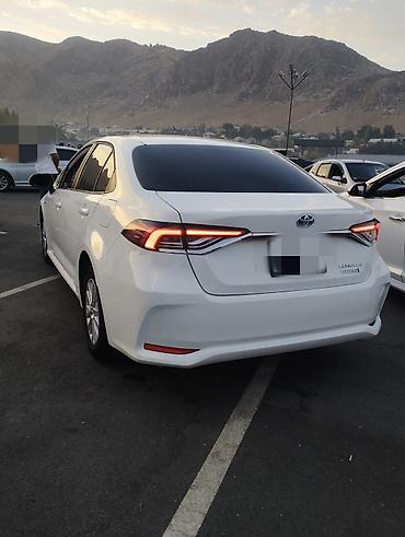 авто тойота: Toyota Corolla: 2022 г., 1.8 л, Автомат, Гибрид, Седан — 3