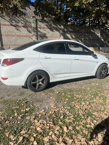 Hyundai: Hyundai Accent: 2013 г., 1.6 л, Автомат, Бензин, Седан