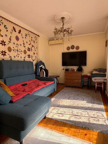 срочно продаётся 1 комнатная квартира в районе ошского рынка по улице молодая гвардия токтогула: 2 комнаты, 44 м², Индивидуалка, 5 этаж, Косметический ремонт