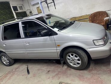 Hyundai: Hyundai Santamo: 2000 г., 2 л, Механика, Газ, Минивэн