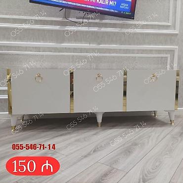perla tv stend: Ağ rəngdə TV altlığı / tumbə - 3 qapılı bölmə: hər bölmədə dairəvi — 1