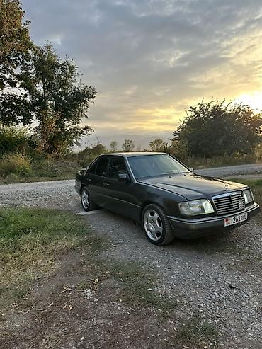 спринтер средний 2 7: Mercedes-Benz W124: 1994 г., 2 л, Механика, Бензин, Седан — 1
