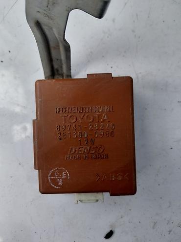 estima: Центральный замок Toyota 2005 г., Б/у, Оригинал, Япония — 1