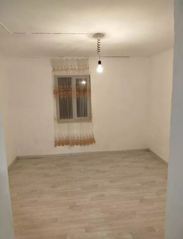 продаю дом этаж бишкек: 28 кв. м, 1 бөлмө, Жылуу пол, Брондолгон эшиктер, Забор, тосулган
